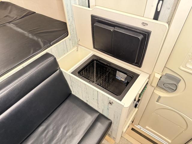 ハイエースバン セキソーボディ トム200L 家庭用エアコン ソーラーパネル FFヒーター 冷蔵庫 インバーター MAXファン シャワー 後席テレビ ツインサブバッテリー 外部電源 サイドオーニング TOM200L(14枚目)