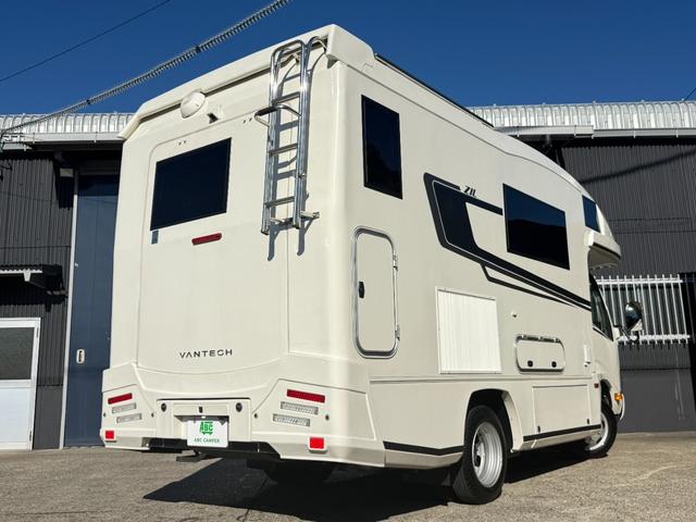 カムロード バンテック ジル イリス リチウム4KWh 4WD ディーゼル ダブルタイヤ 家庭用エアコン ソーラーパネル FFヒーター 温水機能 シャワー 冷蔵庫 1500Wインバーター MAXファン 電子レンジ(2枚目)