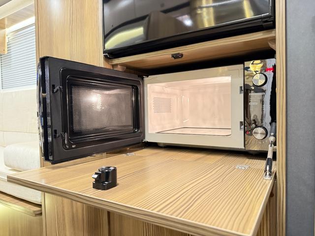 カムロード バンテック ジル イリス リチウム4KWh 4WD ディーゼル ダブルタイヤ 家庭用エアコン ソーラーパネル FFヒーター 温水機能 シャワー 冷蔵庫 1500Wインバーター MAXファン 電子レンジ(22枚目)