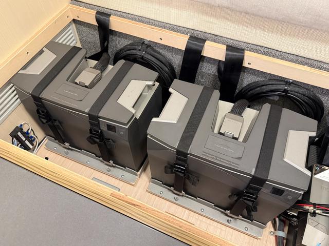 カムロード バンテック ジル イリス リチウム4KWh 4WD ディーゼル ダブルタイヤ 家庭用エアコン ソーラーパネル FFヒーター 温水機能 シャワー 冷蔵庫 1500Wインバーター MAXファン 電子レンジ(26枚目)