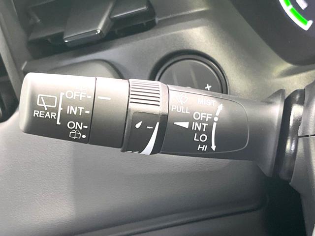 e:HEV X 登録済未使用車 ホンダセンシング アダプティブクルーズ LEDヘッド オートライト スマートキー バックカメラ 電動リアゲート オートエアコン プライバシーガラス(19枚目)