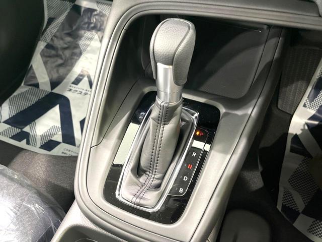 e:HEV X 登録済未使用車 ホンダセンシング アダプティブクルーズ LEDヘッド オートライト スマートキー バックカメラ 電動リアゲート オートエアコン プライバシーガラス(26枚目)
