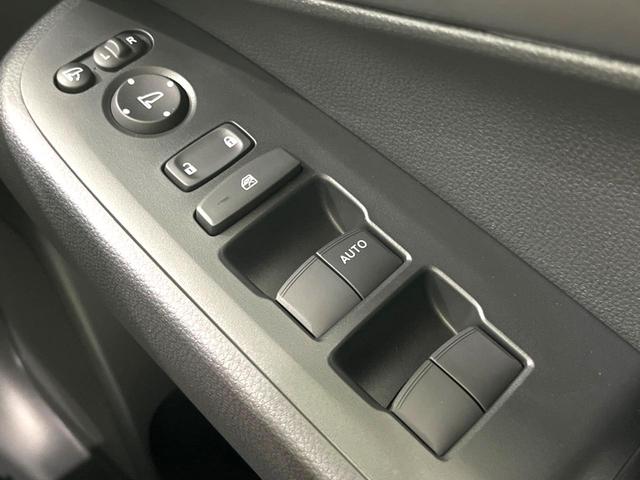 e:HEV X 登録済未使用車 ホンダセンシング アダプティブクルーズ LEDヘッド オートライト スマートキー バックカメラ 電動リアゲート オートエアコン プライバシーガラス(30枚目)