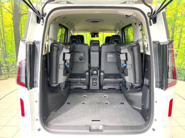 セレナ ハイウェイスターV 禁煙車 純正12.3型ナビ 全周囲カメラ プロパイロット ハンズフリー両側パワスラ ワイヤレス充電 LEDヘッド リアオートエアコン 電子パーキング フル液晶メーター デジタルインナーミラー(11枚目)