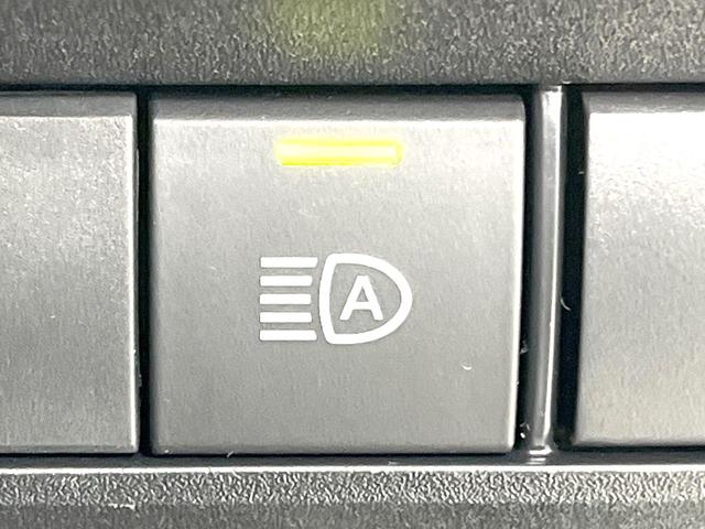 ヴォクシー ハイブリッドＳ－Ｚ　両側電動ドア　バックカメラ　衝突被害軽減システム　レーダークルーズ　禁煙車　電動リアゲート　ハーフレザーシート　ドラレコ　コーナーセンサー　スマートキー　ＬＥＤヘッド　ＥＴＣ２．０　オートハイビーム（65枚目）