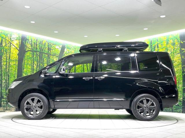 デリカＤ：５ シャモニー　４ＷＤ　両側電動ドア　後席モニター　衝突被害軽減システム　レーダークルーズ　禁煙車　パワーシート　スマートキー　ＨＩＤヘッド　ビルトインＥＴＣ　オートエアコン　純正１８インチアルミ（26枚目）