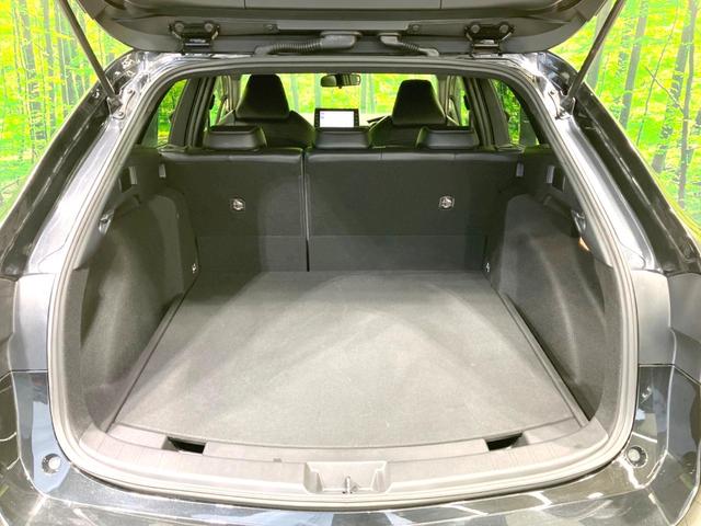 カローラツーリング ハイブリッド　ダブルバイビー　禁煙車　純正ディスプレイオーディオ　バックカメラ　衝突被害軽減システム　レーダークルーズ　前席シートヒーター　コーナーセンサー　ＬＥＤヘッドライト　ＥＴＣ２．０　オートライト　オートエアコン（12枚目）