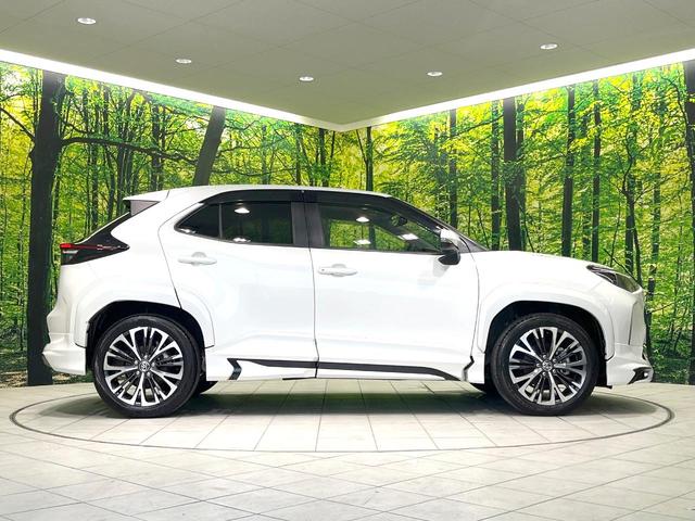 ヤリスクロス ハイブリッドＺ　禁煙車　モデリスタエアロ　全周囲カメラ　ＢＳＭ　ハンズフリーパワーバックドア　純正８型ＤＡ　１００Ｖ電源　レーダークルーズ　ハーフレザーシート　シートヒーター　パワーシート　ドラレコ　ＬＥＤヘッド（25枚目）