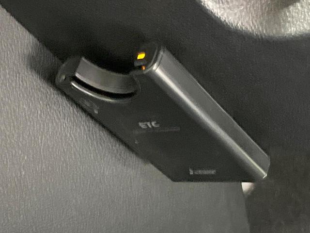 シエンタ ファンベースＧ　後期　禁煙車　ＳＤナビ　両側電動スライドドア　バックカメラ　ＬＥＤヘッド・フォグ　ＥＴＣ　セーフティセンス　オートハイビーム　オートライト　オートエアコン　アイドリングストップ（6枚目）