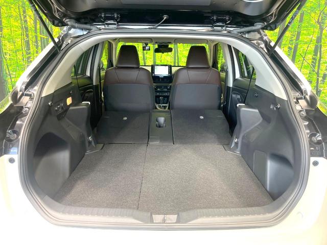 ヤリスクロス ハイブリッドＺ　純正８型ディスプレイオーディオ　ナビキット　全周囲カメラ　セーフティセンス　レーダークルーズ　禁煙車　２トーンカラー　ハーフレザーシート　パワーシート　ドラレコ　コーナーセンサー　ＬＥＤヘッド　ＥＴＣ（10枚目）