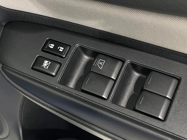 ノート ｅ－パワー　Ｘ　純正ＳＤナビ　全周囲カメラ　衝突被害軽減システム　禁煙車　ドラレコ　コーナーセンサー　スマートキー　ＨＩＤヘッド　ビルトインＥＴＣ　オートライト　オートエアコン　Ｂｌｕｅｔｏｏｔｈ　ＣＤ　ＤＶＤ再生（25枚目）