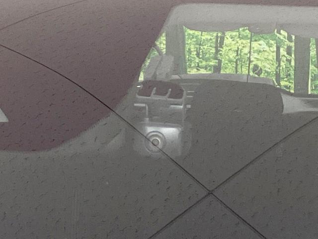 ノート Ｘ　禁煙車　純正９インチナビ　バックカメラ　衝突被害軽減システム　ドラレコ　コーナーセンサー　スマートキー　ＬＥＤヘッド　オートライト　オートエアコン　純正１６インチアルミ　Ｂｌｕｅｔｏｏｔｈ　ＣＤ（6枚目）