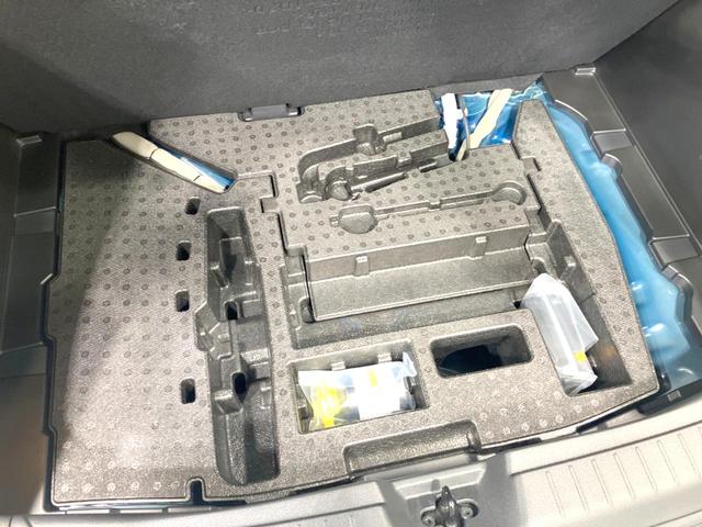 ノート Ｘ　禁煙車　純正９インチナビ　バックカメラ　衝突被害軽減システム　ドラレコ　コーナーセンサー　スマートキー　ＬＥＤヘッド　オートライト　オートエアコン　純正１６インチアルミ　Ｂｌｕｅｔｏｏｔｈ　ＣＤ（45枚目）