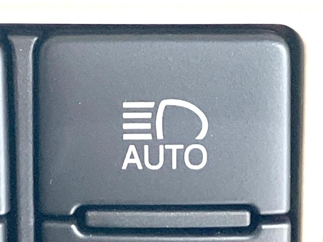 ノア Si ダブルバイビー 禁煙車 両側電動ドア 純正9インチナビ バックカメラ 衝突被害軽減システム ハーフレザーシート ドラレコ スマートキー LEDヘッド ビルトインETC クルコン オートハイビーム オートライト(66枚目)