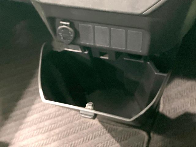 ルーミー X S 禁煙車 電動スライドドア 純正SDナビ バックカメラ 衝突被害軽減システム コーナーセンサー スマートキー オートハイビーム オートライト Bluetooth CD フルセグ(42枚目)