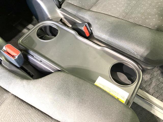 ヴォクシー ハイブリッドV 禁煙車 フリップダウンモニター 純正SDナビ 前席シートヒーター 置くだけ充電 電動スライドドア バックカメラ ドラレコ LEDヘッドライト ETC クルコン オートライト 純正15インチAW(35枚目)