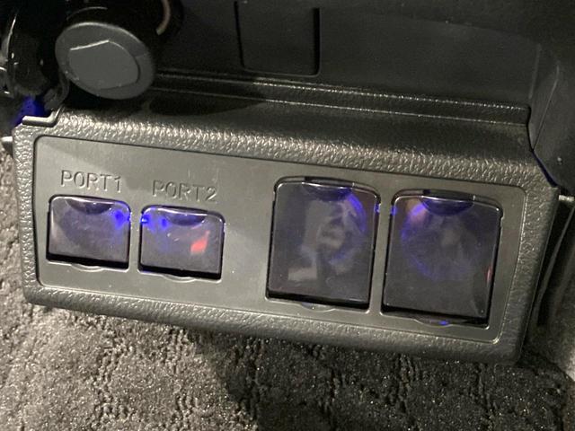 ヴォクシー ハイブリッドV 禁煙車 フリップダウンモニター 純正SDナビ 前席シートヒーター 置くだけ充電 電動スライドドア バックカメラ ドラレコ LEDヘッドライト ETC クルコン オートライト 純正15インチAW(52枚目)