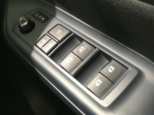 ヴォクシー ハイブリッドV 禁煙車 フリップダウンモニター 純正SDナビ 前席シートヒーター 置くだけ充電 電動スライドドア バックカメラ ドラレコ LEDヘッドライト ETC クルコン オートライト 純正15インチAW(54枚目)