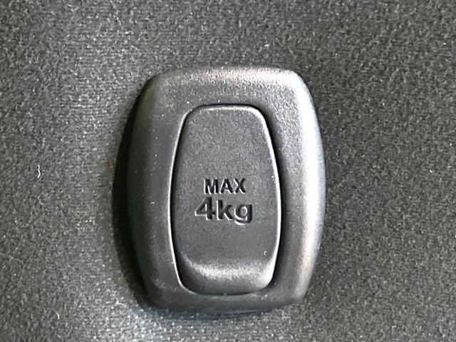 ヴォクシー ハイブリッドV 禁煙車 フリップダウンモニター 純正SDナビ 前席シートヒーター 置くだけ充電 電動スライドドア バックカメラ ドラレコ LEDヘッドライト ETC クルコン オートライト 純正15インチAW(55枚目)