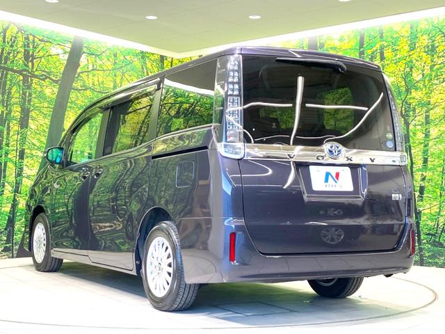ヴォクシー ハイブリッドV 禁煙車 フリップダウンモニター 純正SDナビ 前席シートヒーター 置くだけ充電 電動スライドドア バックカメラ ドラレコ LEDヘッドライト ETC クルコン オートライト 純正15インチAW(60枚目)