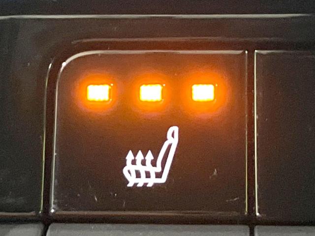 プリウス U 禁煙車 純正12.3型ディスプレイオーディオ 全周囲カメラ 前席シートヒーター 衝突被害軽減ブレーキ レーダークルーズコントロール ETC フルセグTV Bluetooth接続 オートエアコン(7枚目)