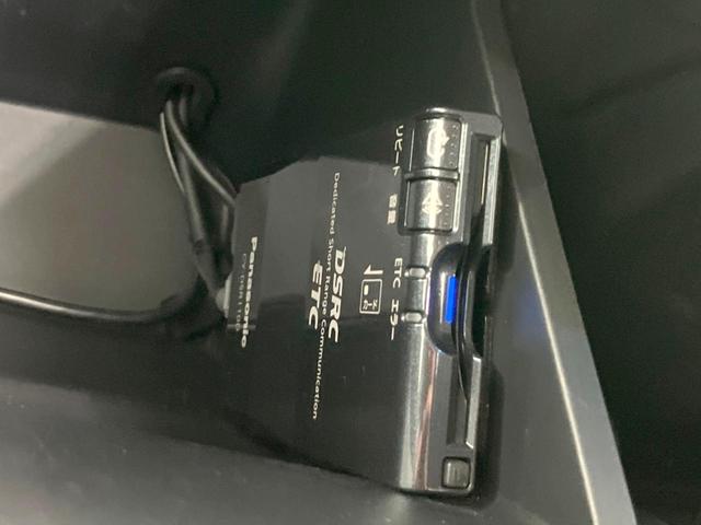 ヴェゼル ハイブリッドX 禁煙車 SDナビ 衝突被害軽減ブレーキ 前席シートヒーター パドルシフト オートエアコン LEDヘッドライト オートライト ETC ドライブレコーダー Bluetooth接続 スマートキー(7枚目)