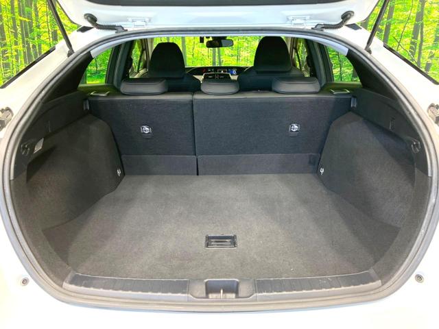 プリウス Ｓ　禁煙車　後期型　純正ＳＤナビ　バックカメラ　衝突被害軽減システム　レーダークルーズコントロール　ドラレコ　コーナーセンサー　ＬＥＤヘッドライト　ビルトインＥＴＣ　オートライト　オートエアコン（12枚目）