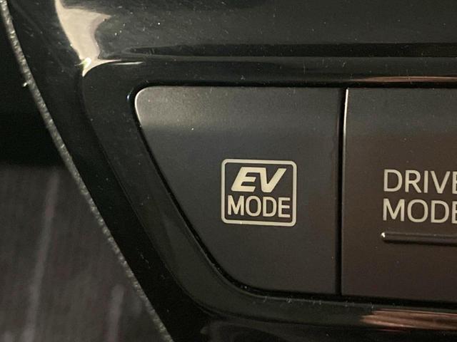 プリウス Ｓ　禁煙車　後期型　純正ＳＤナビ　バックカメラ　衝突被害軽減システム　レーダークルーズコントロール　ドラレコ　コーナーセンサー　ＬＥＤヘッドライト　ビルトインＥＴＣ　オートライト　オートエアコン（45枚目）