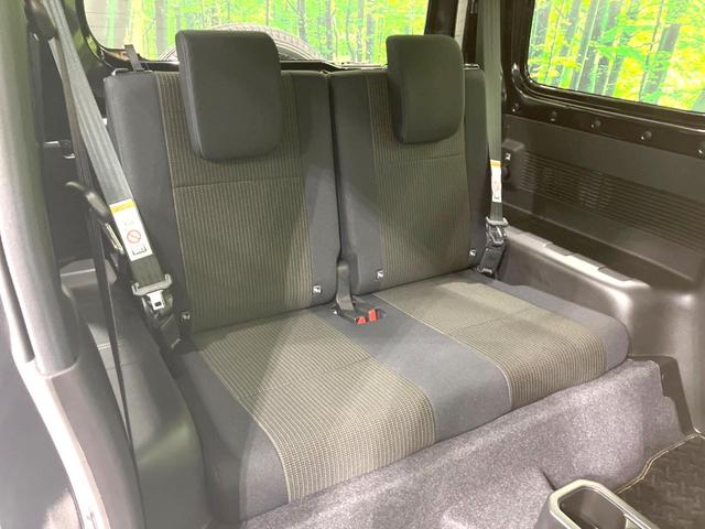 ジムニー ＸＣ　届出済未使用車　４ＷＤ　ＭＴ車　衝突被害軽減システム　コーナーセンサー　前席シートヒーター　ＬＥＤヘッドライト　クルーズコントロール　オートライト　オートエアコン　純正１６インチＡＷ　ＬＥＤフォグ（10枚目）