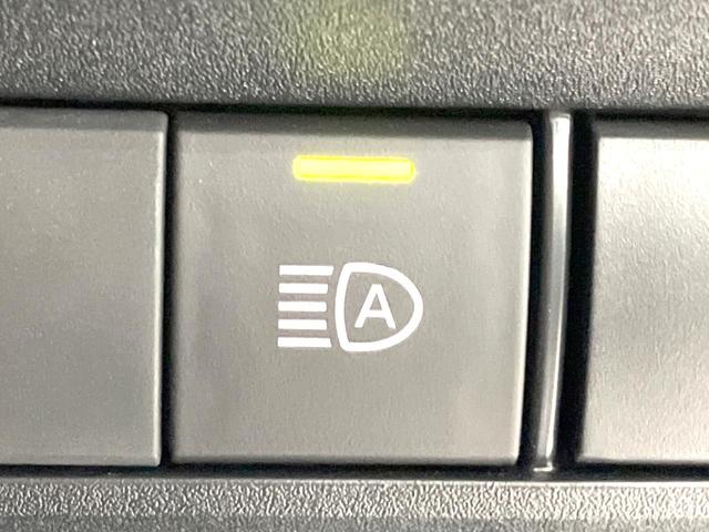 ヴォクシー ハイブリッドＳ－Ｚ　禁煙車　両側電動ドア　全周囲カメラ　衝突被害軽減システム　レーダークルーズ　ハーフレザーシート　コーナーセンサー　シートヒーター　３眼ＬＥＤヘッド　ビルトインＥＴＣ　オートハイビーム　パークアシスト（62枚目）