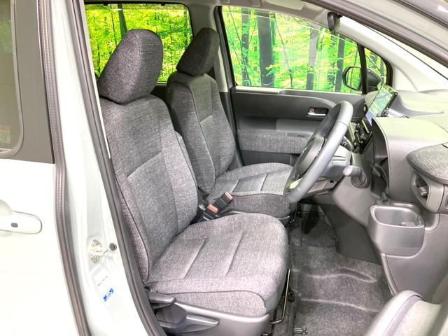 シエンタ ハイブリッドＺ　禁煙車　両側電動ドア　ディスプレイオーディオプラス　全周囲カメラ　衝突被害軽減システム　１００Ｖ電源　レーダークルーズ　コーナーセンサー　ステアリングヒーター　スマートキー　ＬＥＤヘッド　ＥＴＣ（8枚目）