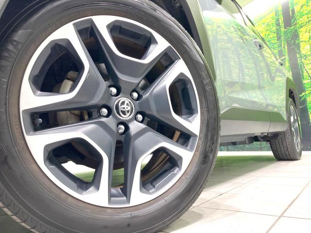 【純正アルミホイール】外観にマッチした純正アルミホイールを装着しております。各種社外アルミホイールや、スタッドレスタイヤも取扱いしております。是非ご相談ください♪
