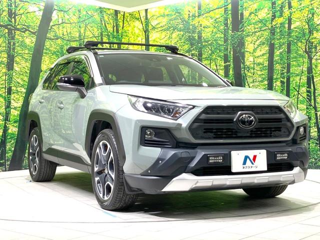 高透明度のガラス皮膜で撥水はもちろん、上質なツヤ・光沢を実現。紫外線や酸性雨から大切な愛車を保護し、色あせ・劣化を防止。「弾スプラッシュコート」、「弾プリミッサコート」からお選びいただけます。