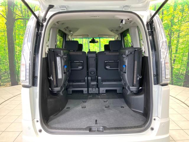 セレナ ハイウェイスターＶエアロモード＋セフティＳＨＶＡセフ　禁煙車　両側電動ドア　純正８型ＳＤナビ　全周囲カメラ　衝突被害軽減システム　コーナーセンサー　スマートキー　ＬＥＤヘッド　ビルトインＥＴＣ　クルコン　オートライト　オートエアコン　純正１６インチアルミ（10枚目）