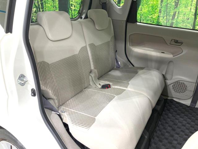 後部座席も気になるようなキズ・汚れやへたり等、大きなダメージはなく、良好な状態です。