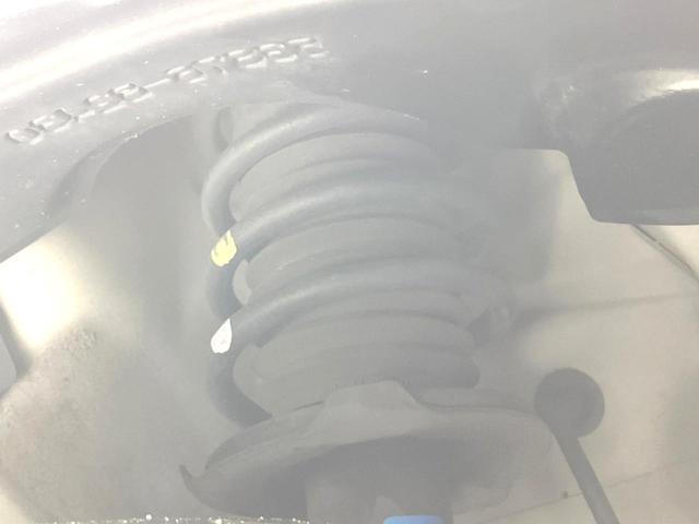 お車を安心してお乗りいただく為には、足回りの定期点検が欠かせません。サービスサポート（有償保証）では無料点検もご提供しており、安心のカーライフをお過ごしいただけるサポート体制が整っています。