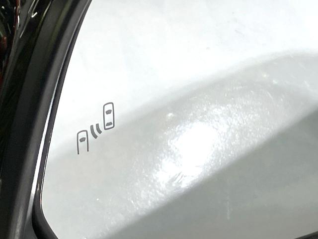 アルファードハイブリッド Z 禁煙車 純正14インチナビ 後席モニター 両側電動スライドドア ユニバーサルステップ HUD 全周囲カメラ 衝突被害軽減システム レーダークルーズ 電動リアゲート レザーシート 快適温熱シート(7枚目)