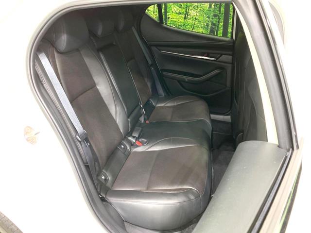 MAZDA3ファストバック XDプロアクティブ ツーリングセレクション 禁煙車 BOSEサウンド 10.25型マツダコネクト 全周囲カメラ 衝突被害軽減システム レーダークルーズ レザーシート パワーシート コーナーセンサー LEDヘッド ビルトインETC 車線逸脱警報(9枚目)