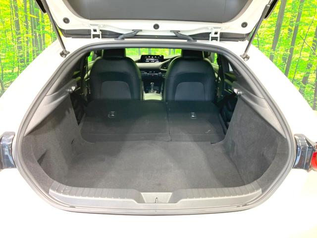 MAZDA3ファストバック XDプロアクティブ ツーリングセレクション 禁煙車 BOSEサウンド 10.25型マツダコネクト 全周囲カメラ 衝突被害軽減システム レーダークルーズ レザーシート パワーシート コーナーセンサー LEDヘッド ビルトインETC 車線逸脱警報(10枚目)