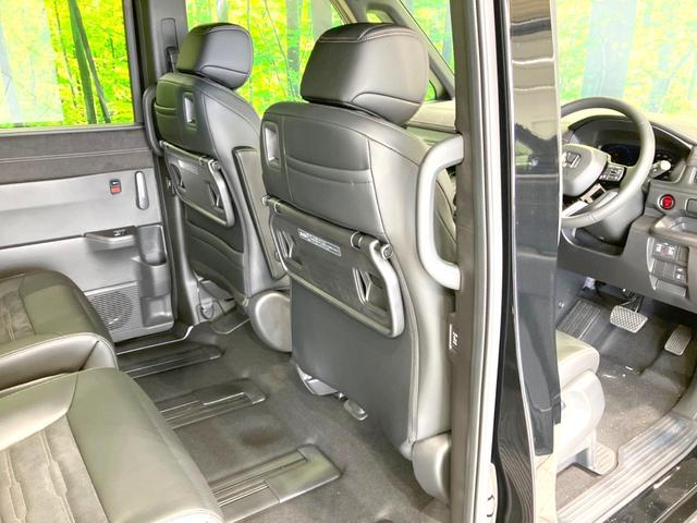 ステップワゴン e:HEVスパーダ プレミアムライン 登録済未使用車 両側電動ドア 衝突被害軽減システム レーダークルーズ BSM 電動リアゲート ハーフレザーシート コーナーセンサー 前席リアシートヒーター LEDヘッド オートライト デュアルエアコン(40枚目)