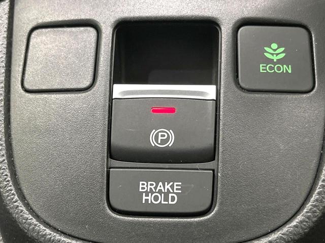 フィット e:HEVホーム 禁煙車 9インチナビ 全周囲カメラ 衝突被害軽減システム レーダークルーズ ハーフレザーシート ドラレコ コーナーセンサー スマートキー LEDヘッド ETC2.0 オートライト オートエアコン(62枚目)