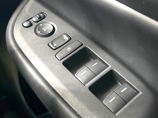 フィット e:HEVホーム 禁煙車 9インチナビ 全周囲カメラ 衝突被害軽減システム レーダークルーズ ハーフレザーシート ドラレコ コーナーセンサー スマートキー LEDヘッド ETC2.0 オートライト オートエアコン(68枚目)