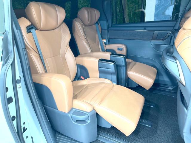 ヴェルファイアハイブリッド Ｚ　プレミア　禁煙車　左右独立ムーンルーフ　１４インチナビ付ディスプレイオーディオ　両側パワスラ　全周囲カメラ　電動リアゲート　デジタルインナーミラー　シートヒーター　シートベンチレーション　オットマン　ＢＳＭ（7枚目）