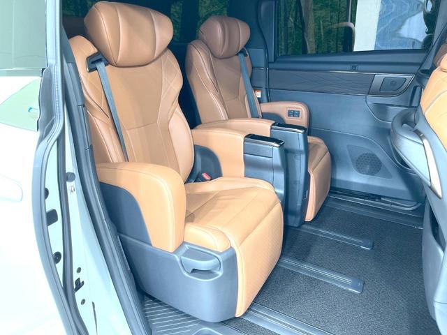 ヴェルファイアハイブリッド Ｚ　プレミア　禁煙車　左右独立ムーンルーフ　１４インチナビ付ディスプレイオーディオ　両側パワスラ　全周囲カメラ　電動リアゲート　デジタルインナーミラー　シートヒーター　シートベンチレーション　オットマン　ＢＳＭ（9枚目）