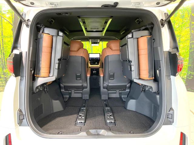 ヴェルファイアハイブリッド Ｚ　プレミア　禁煙車　左右独立ムーンルーフ　１４インチナビ付ディスプレイオーディオ　両側パワスラ　全周囲カメラ　電動リアゲート　デジタルインナーミラー　シートヒーター　シートベンチレーション　オットマン　ＢＳＭ（11枚目）