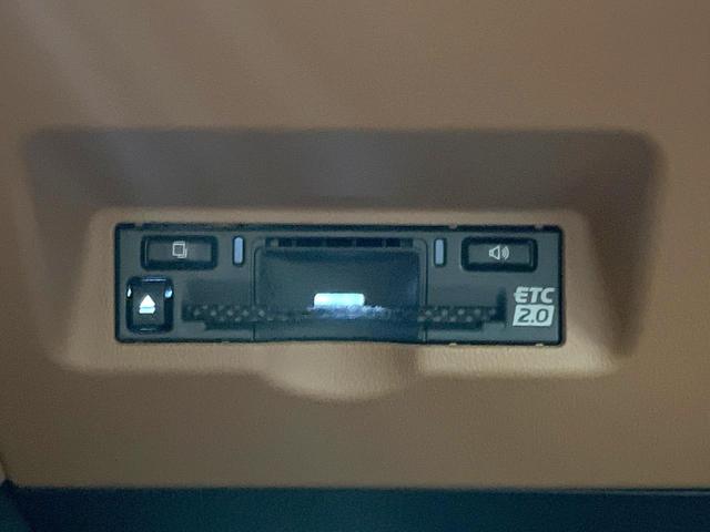 ヴェルファイアハイブリッド Ｚ　プレミア　禁煙車　左右独立ムーンルーフ　１４インチナビ付ディスプレイオーディオ　両側パワスラ　全周囲カメラ　電動リアゲート　デジタルインナーミラー　シートヒーター　シートベンチレーション　オットマン　ＢＳＭ（40枚目）