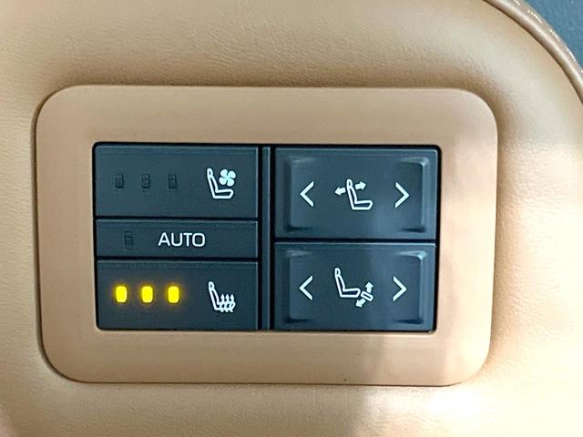 ヴェルファイアハイブリッド Ｚ　プレミア　禁煙車　左右独立ムーンルーフ　１４インチナビ付ディスプレイオーディオ　両側パワスラ　全周囲カメラ　電動リアゲート　デジタルインナーミラー　シートヒーター　シートベンチレーション　オットマン　ＢＳＭ（43枚目）