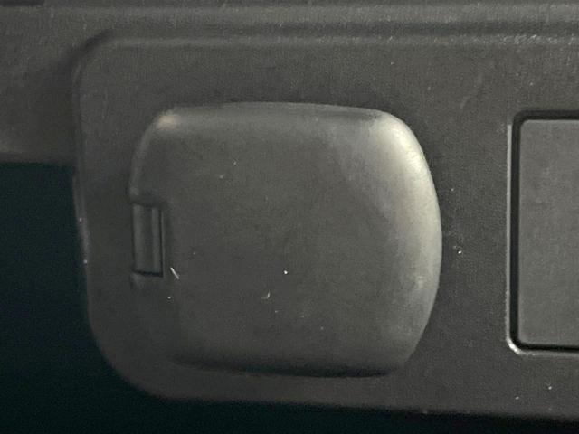 ヴェルファイアハイブリッド Ｚ　プレミア　禁煙車　左右独立ムーンルーフ　１４インチナビ付ディスプレイオーディオ　両側パワスラ　全周囲カメラ　電動リアゲート　デジタルインナーミラー　シートヒーター　シートベンチレーション　オットマン　ＢＳＭ（76枚目）