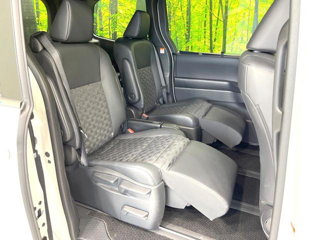 ヴォクシー ハイブリッドＳ－Ｚ　禁煙車　両側電動ドア　１０．５インチナビ付ディスプレイオーディオ　快適利便ＰＫＧ　バックカメラ　衝突被害軽減システム　電動リアゲート　シートヒーター　ステアリングヒーター　レーダークルーズ（7枚目）