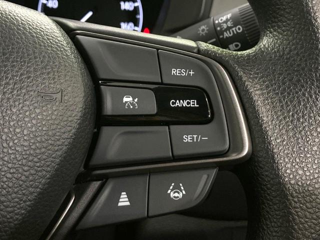 WR-V X 衝突被害軽減システム レーダークルーズ コーナーセンサー スマートキー LEDヘッド 車線逸脱警報 オートライト オートエアコン(4枚目)